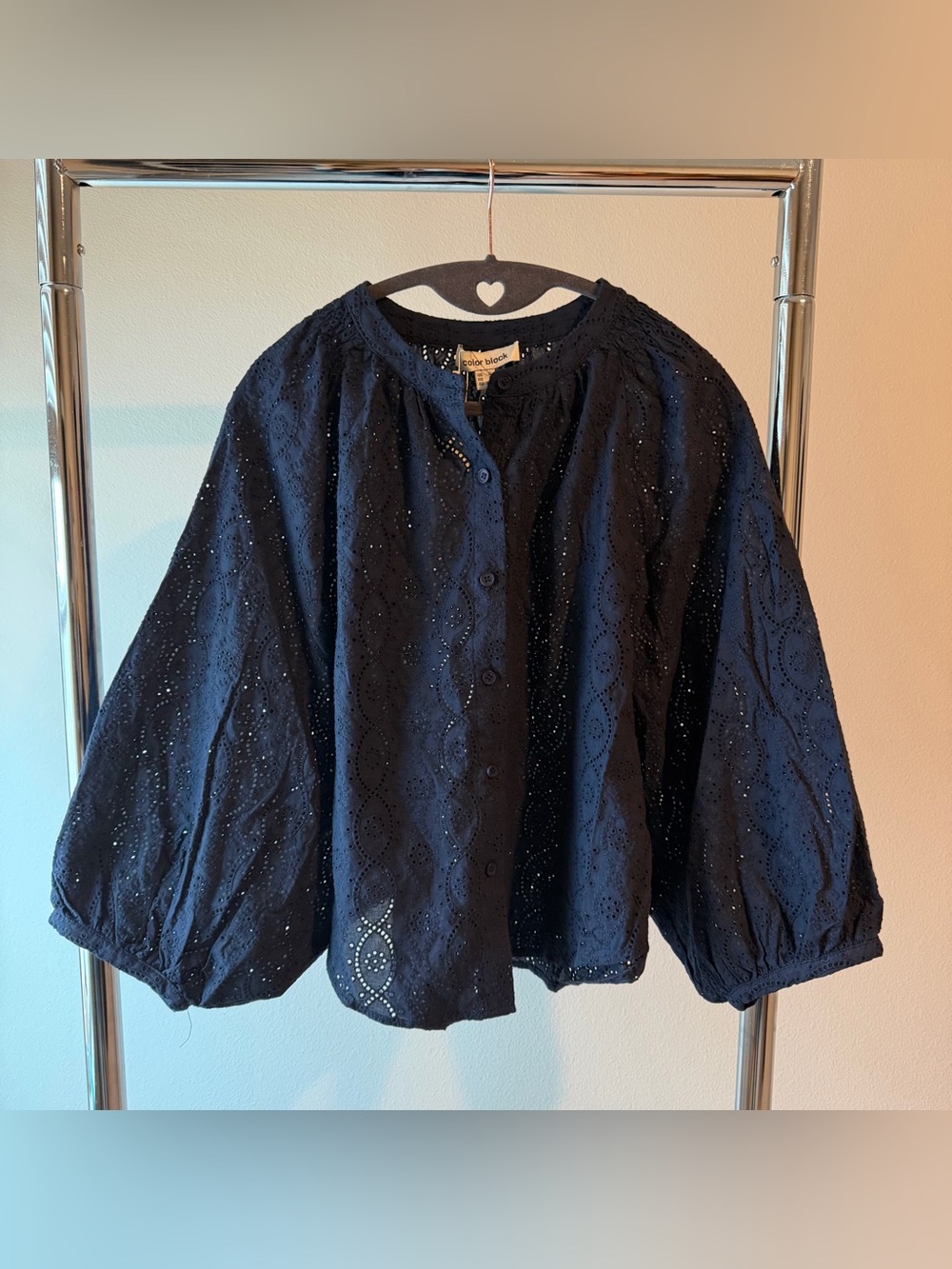 Color Block boutique brand Size Small Eyelet Cotton Button down Top in Navy NWT